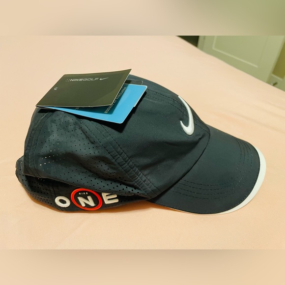 Nike Golf Cap! - Picture 2 of 4